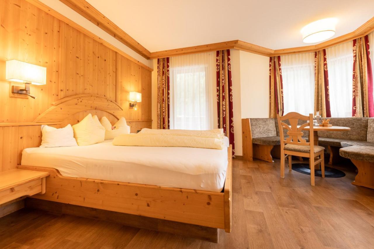 Aktiv&Vitalhotel Bergcristall Neustift im Stubaital Exteriör bild