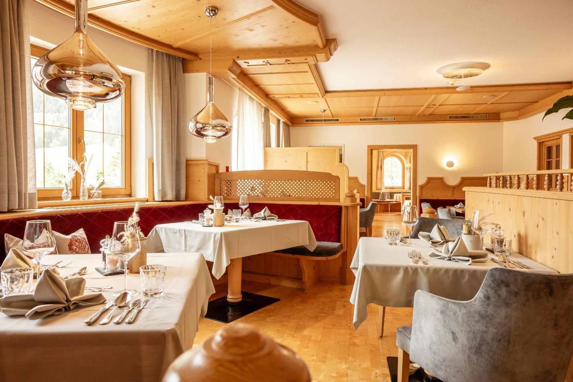 Aktiv&Vitalhotel Bergcristall Neustift im Stubaital Exteriör bild
