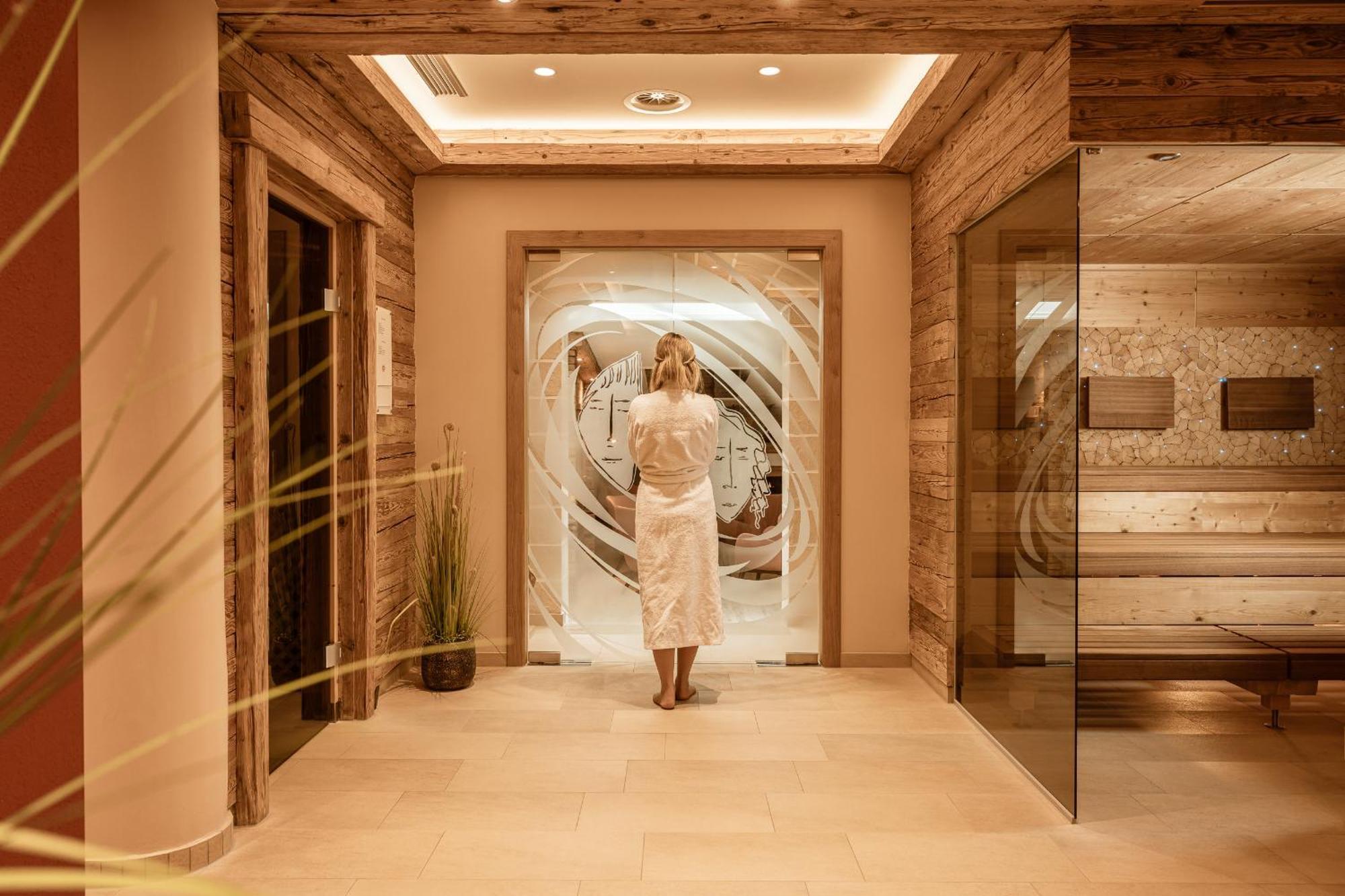 Aktiv&Vitalhotel Bergcristall Neustift im Stubaital Exteriör bild