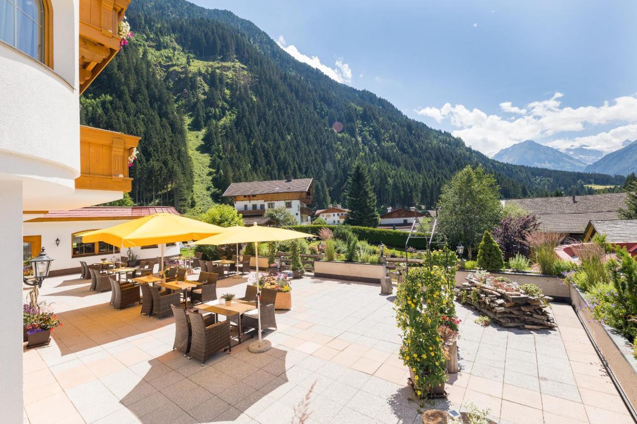 Aktiv&Vitalhotel Bergcristall Neustift im Stubaital Exteriör bild